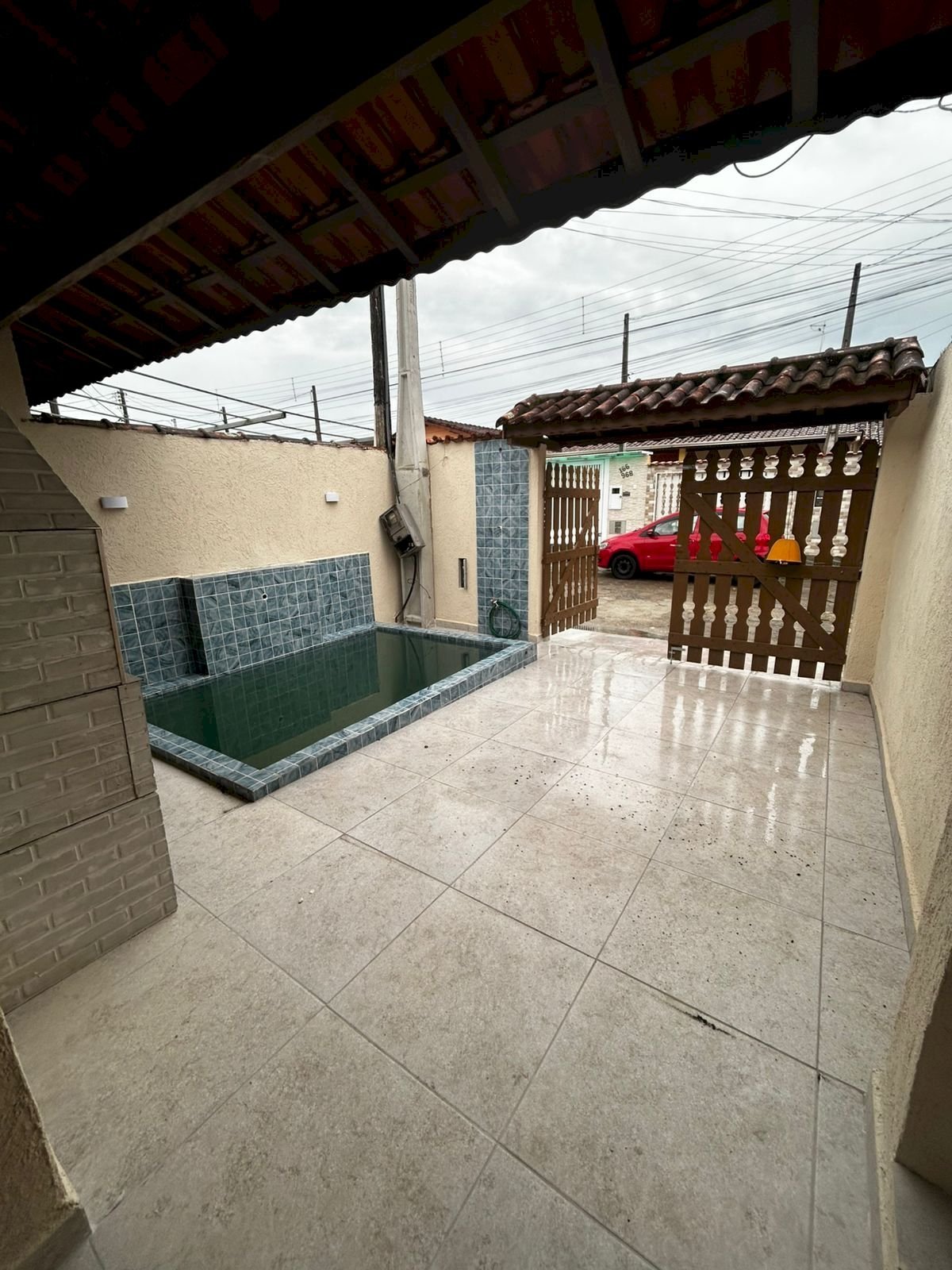 Casa Lado Praia SUPER BARATA com Piscina – Imperdível!
