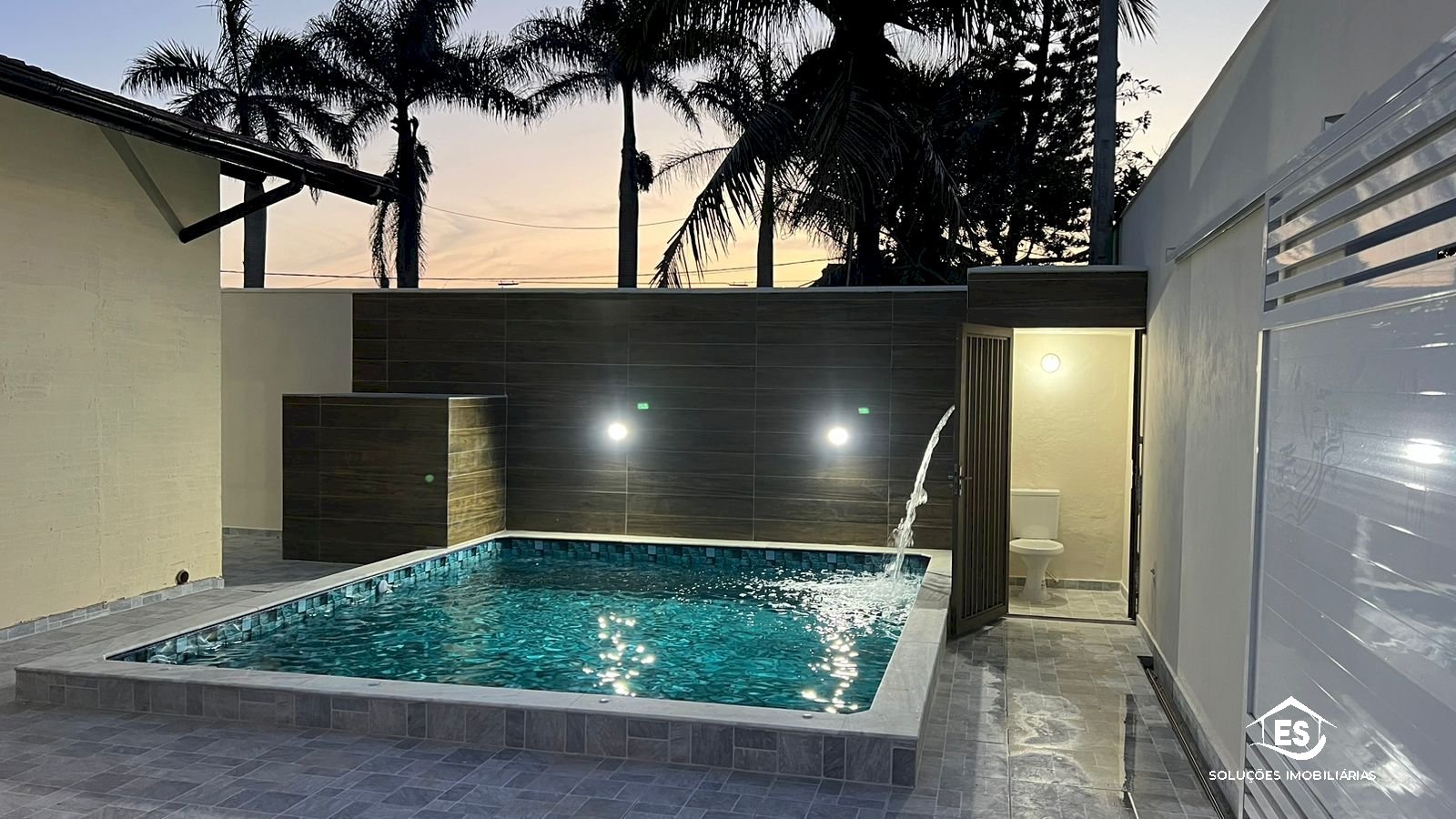 CASA C/ PISCINA