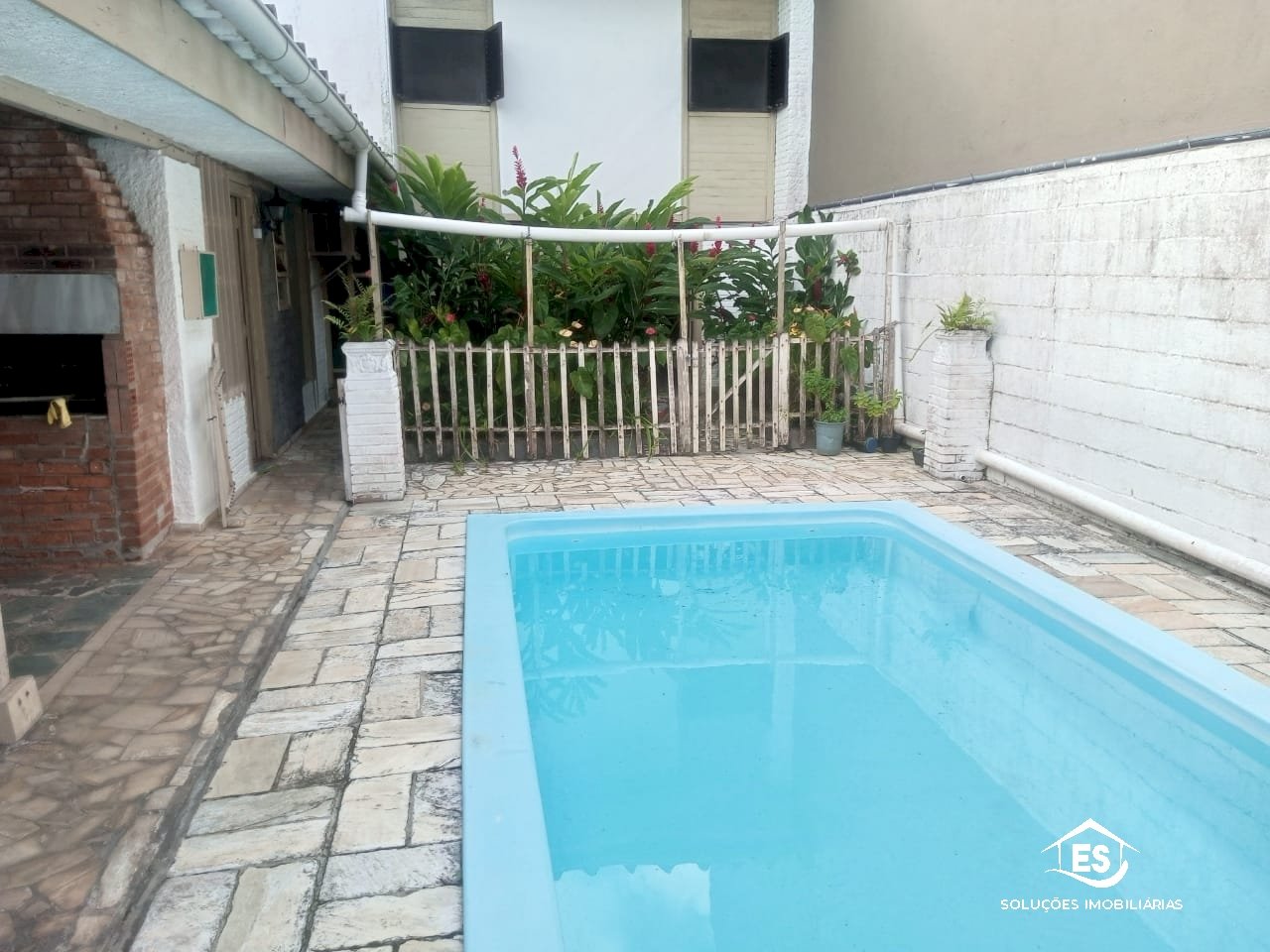 490e3edad0bd9f591834d92961ba751e.jpg